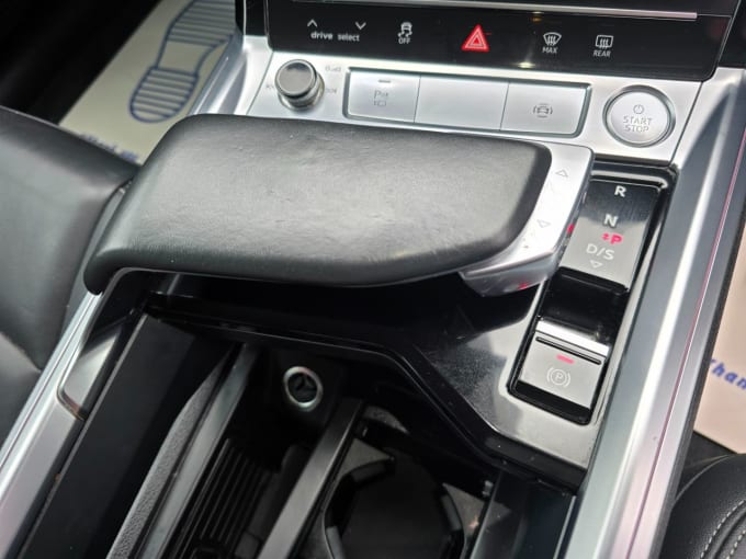 2025 Audi E-tron