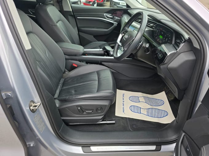 2025 Audi E-tron