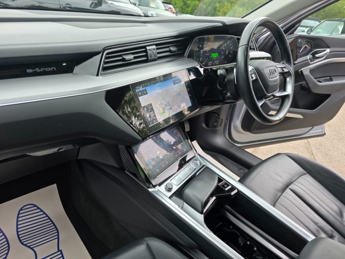 2025 Audi E-tron
