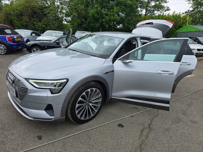 2025 Audi E-tron