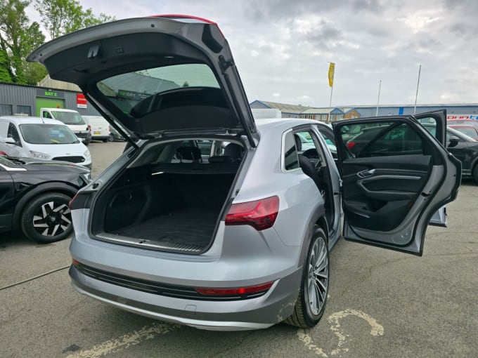 2025 Audi E-tron