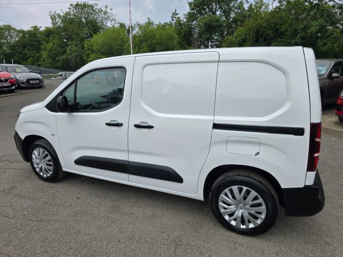 2025 Peugeot Partner