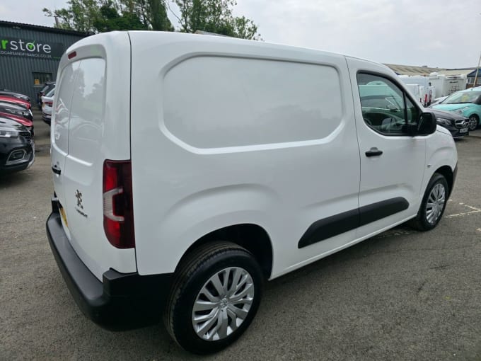 2025 Peugeot Partner