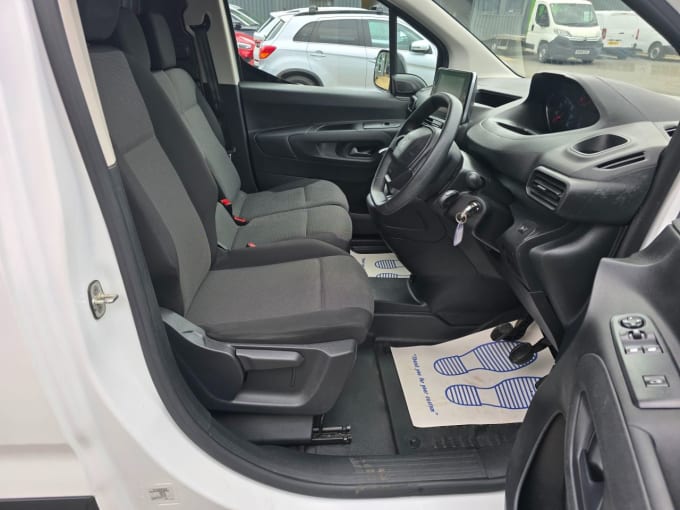 2025 Peugeot Partner