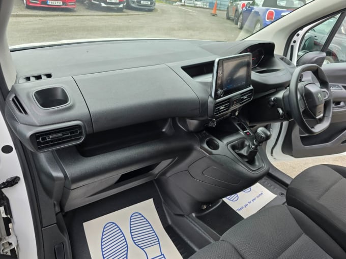 2025 Peugeot Partner