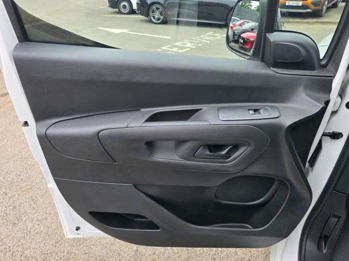 2025 Peugeot Partner