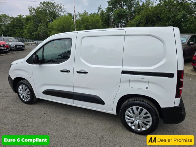 2025 Peugeot Partner