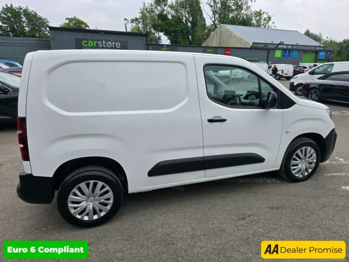 2025 Peugeot Partner