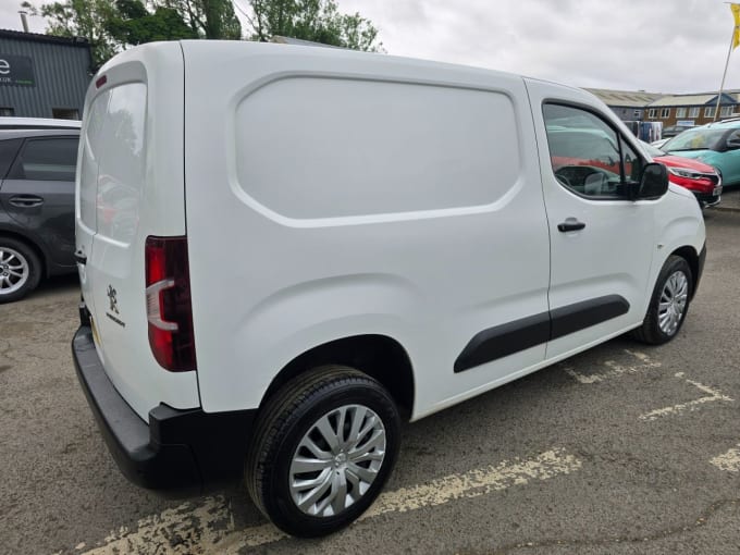 2025 Peugeot Partner