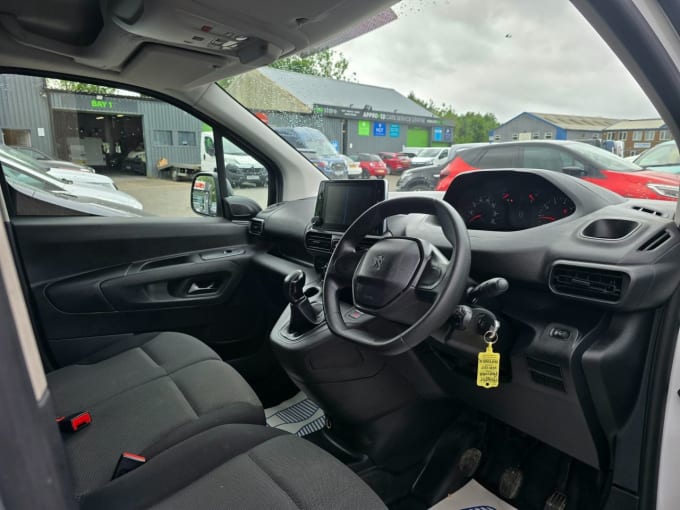2025 Peugeot Partner