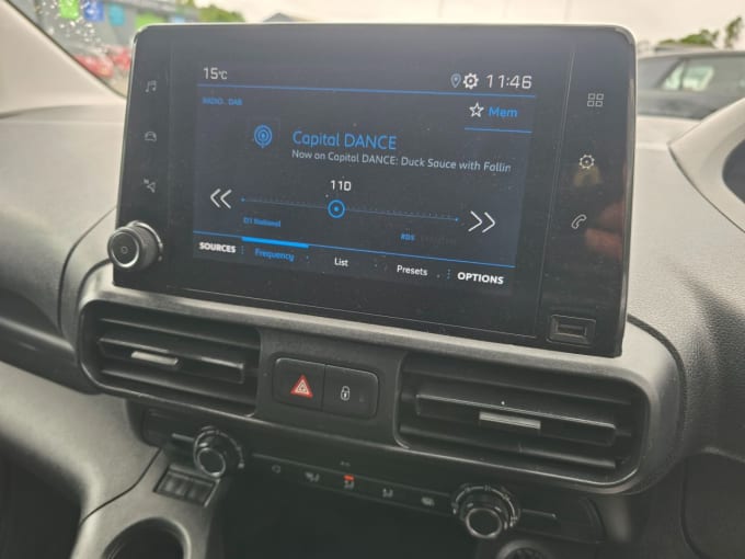 2025 Peugeot Partner