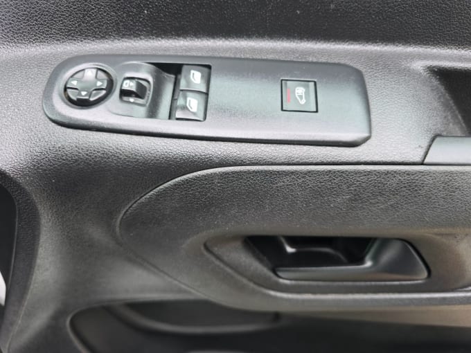 2025 Peugeot Partner