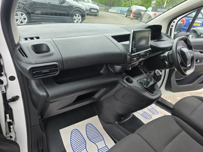 2025 Peugeot Partner