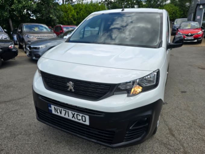 2025 Peugeot Partner
