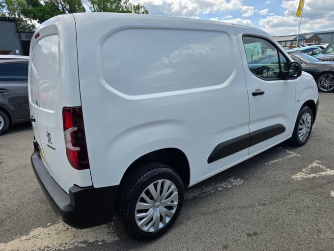 2025 Peugeot Partner