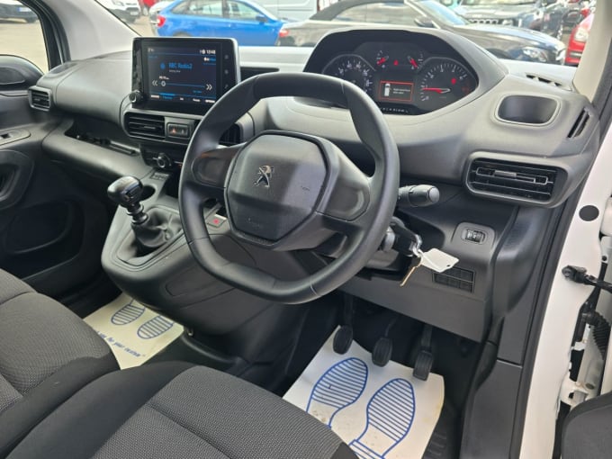 2025 Peugeot Partner