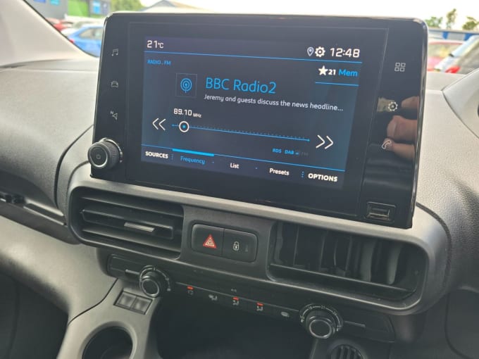 2025 Peugeot Partner