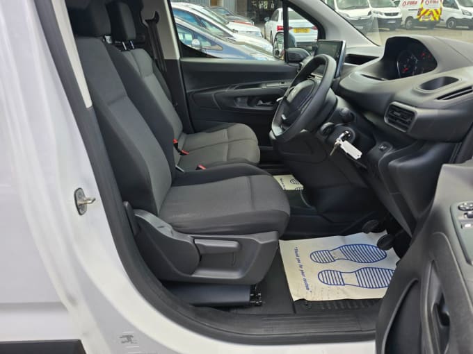 2025 Peugeot Partner