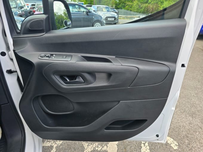 2025 Peugeot Partner