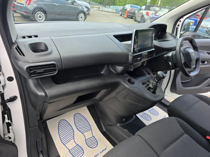 2025 Peugeot Partner