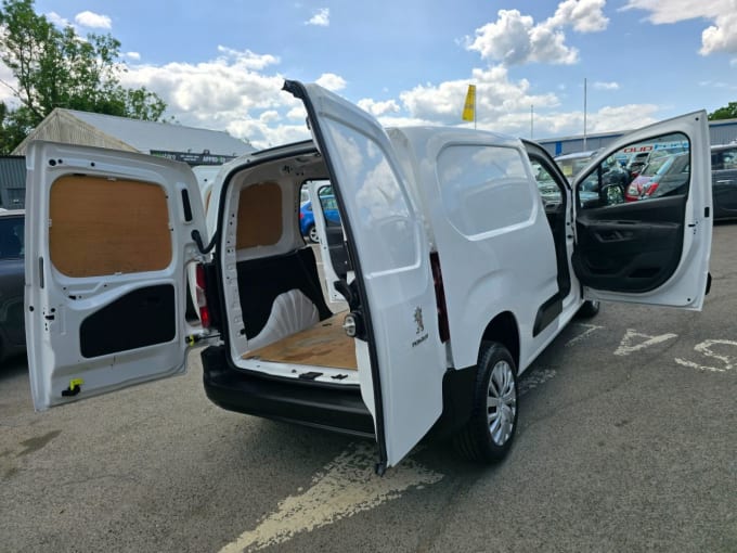 2025 Peugeot Partner