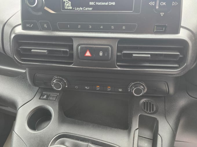 2025 Vauxhall Combo