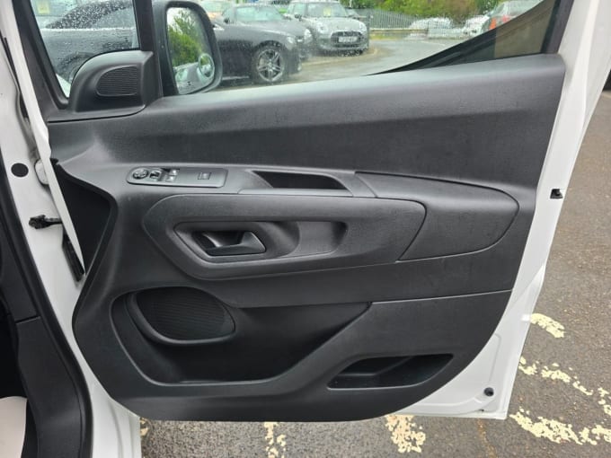 2025 Vauxhall Combo