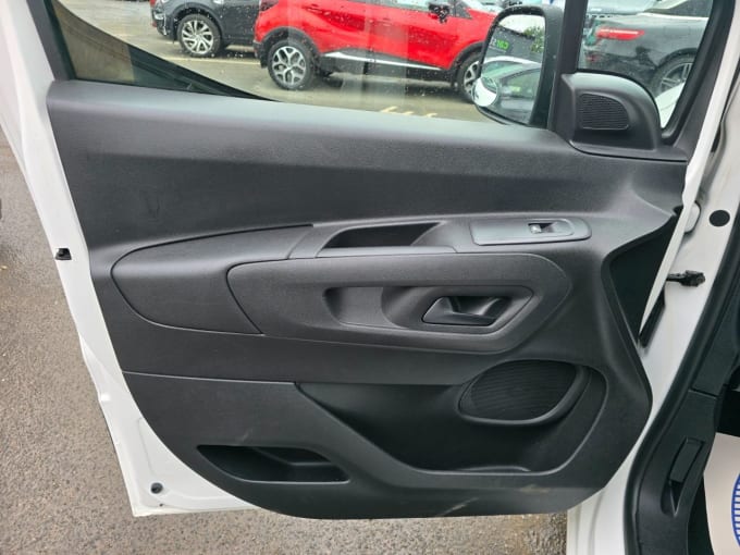 2025 Vauxhall Combo