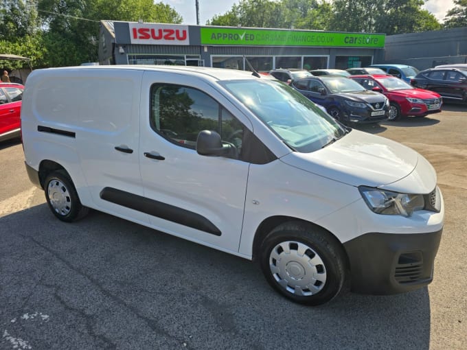 2025 Peugeot Partner