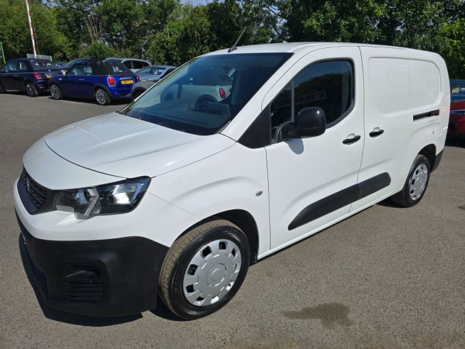 2025 Peugeot Partner