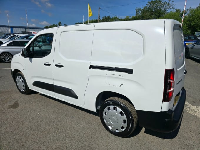 2025 Peugeot Partner