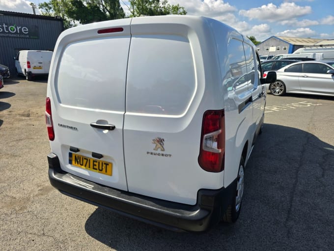 2025 Peugeot Partner
