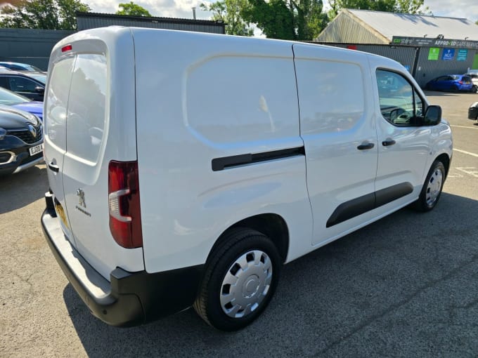2025 Peugeot Partner