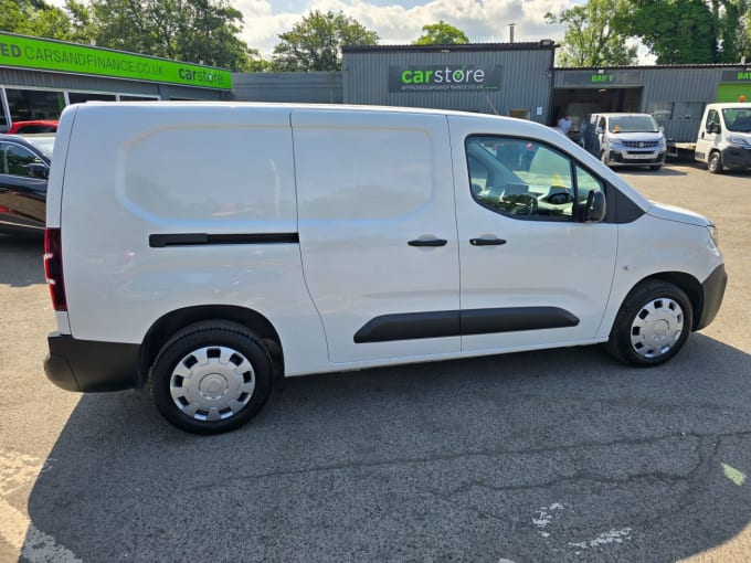 2025 Peugeot Partner