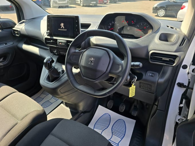 2025 Peugeot Partner