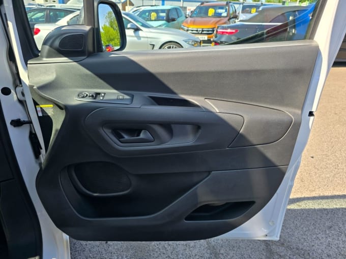 2025 Peugeot Partner