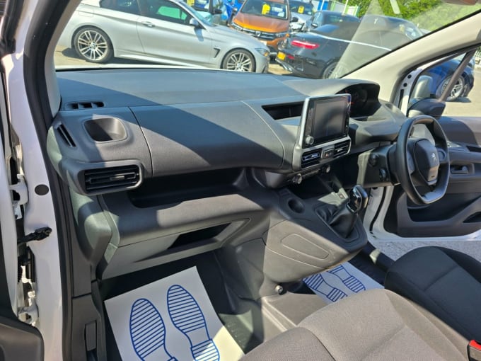 2025 Peugeot Partner