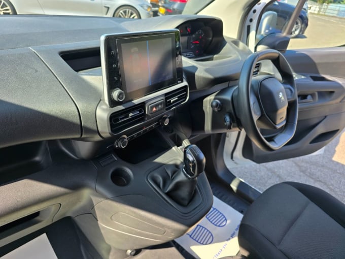 2025 Peugeot Partner