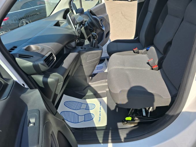 2025 Peugeot Partner
