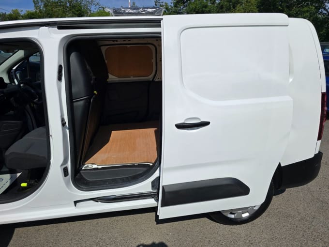 2025 Peugeot Partner