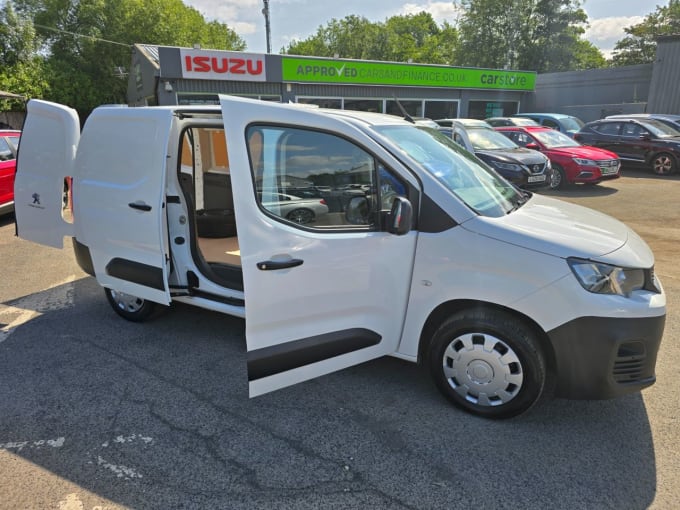 2025 Peugeot Partner