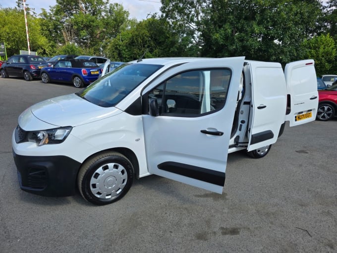 2025 Peugeot Partner