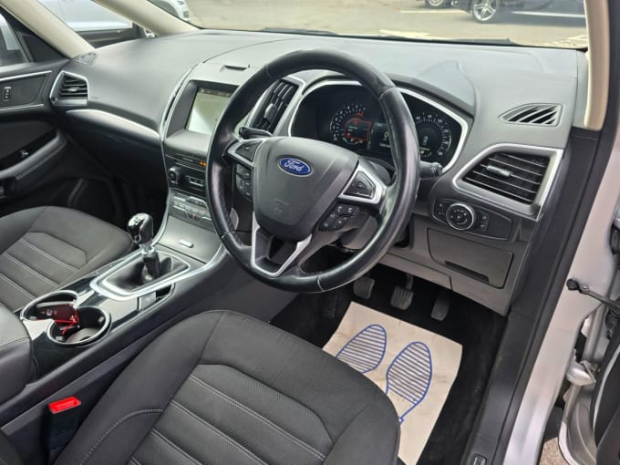 2025 Ford Galaxy