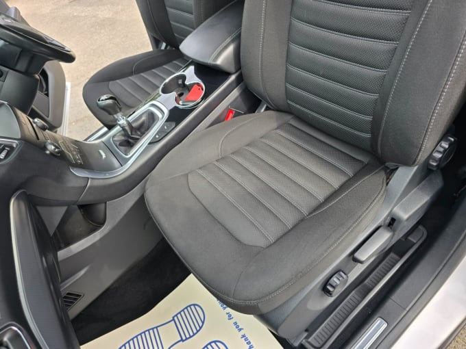 2025 Ford Galaxy