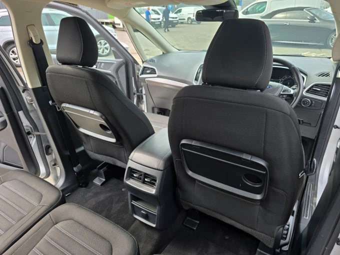 2025 Ford Galaxy