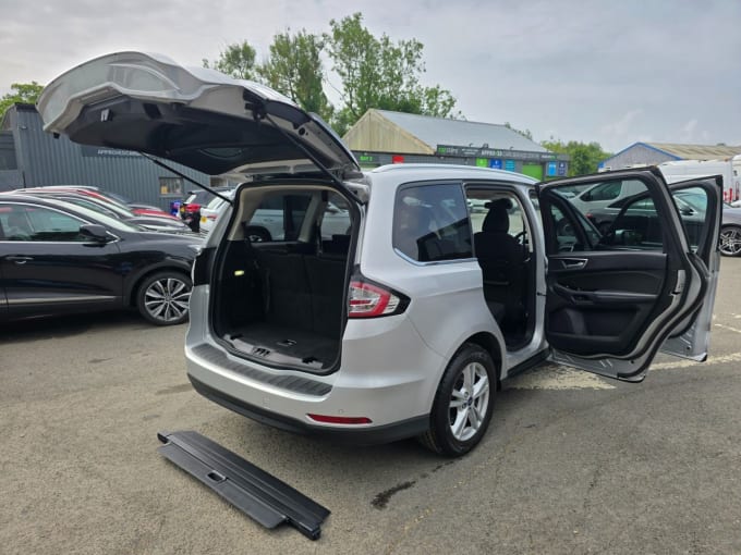 2025 Ford Galaxy