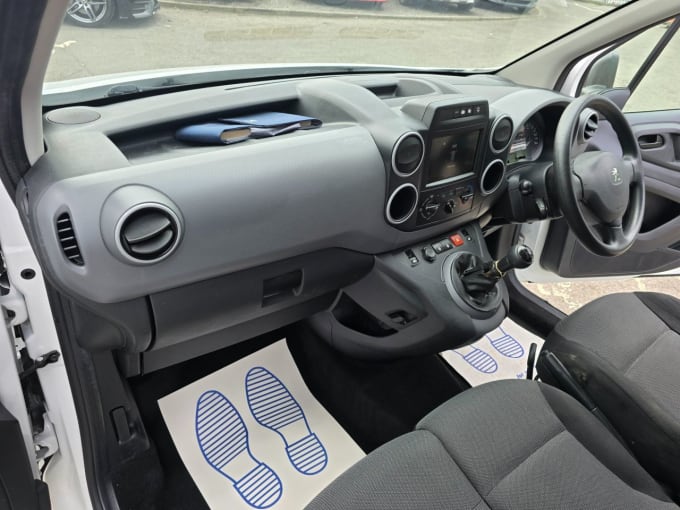 2025 Peugeot Partner