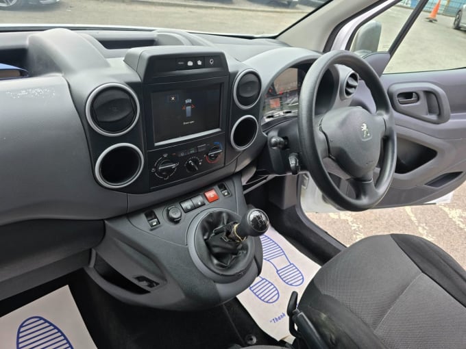 2025 Peugeot Partner