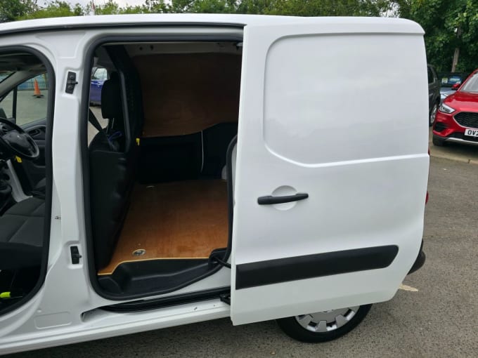 2025 Peugeot Partner