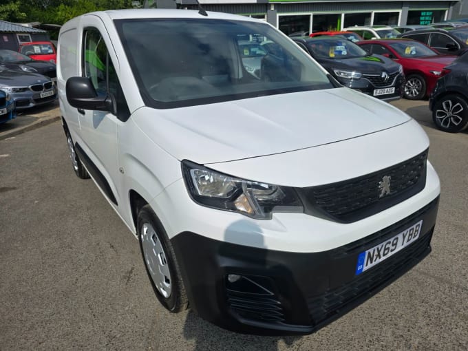 2025 Peugeot Partner